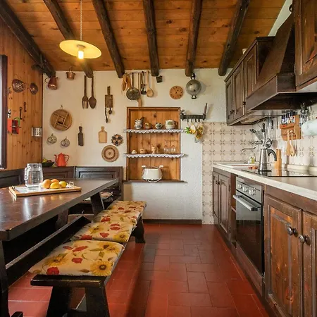 Bodone By Halldis Apartment Livo (Lombardy)